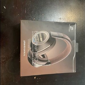 plantronics backbeat pro 2 headphones